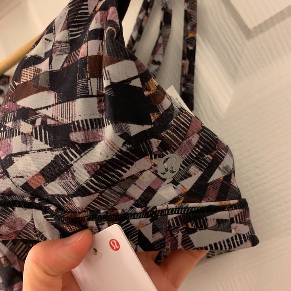 NWT Lululemon Free To Be Serene Bra Size 4 - Picture 6 of 9